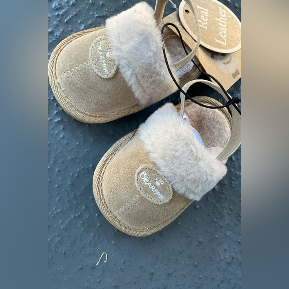 NIB Bearpaw Baby Shoes with Backstrap